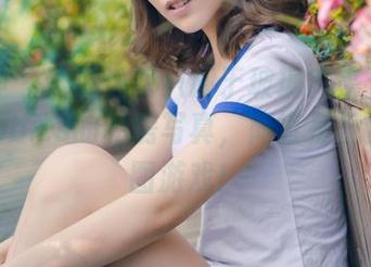 推女神 – 谁说透明只属于玻璃?来看歆小兔chobits的私房写真,简直是视觉的拼图游戏!