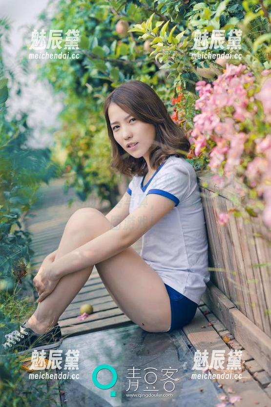 推女神-歆小兔chobits 推女神 - 谁说透明只属于玻璃?来看歆小兔chobits的私房写真,简直是视觉的拼图游戏!