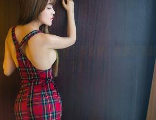 推女郎 – 想给夏婉婉的连衣裙写真点赞，但我手里的零食没法放下！