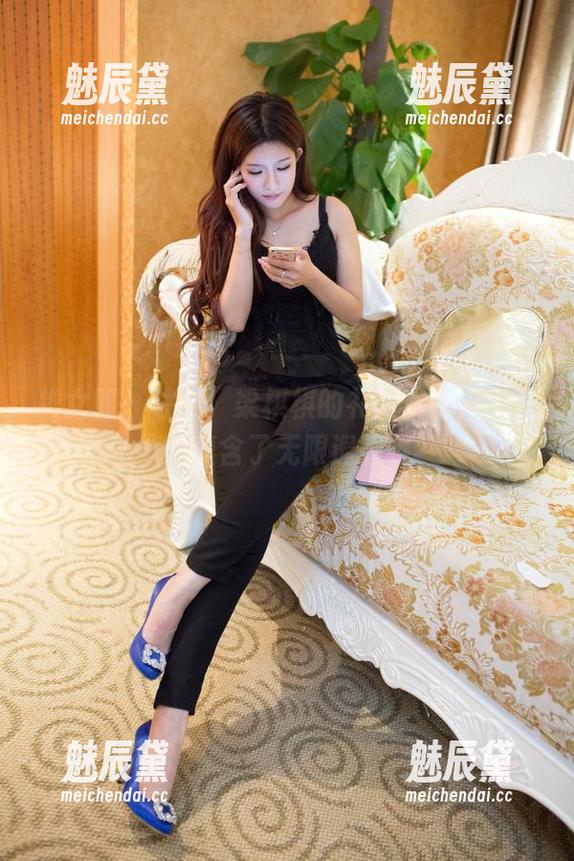 推女郎 - 注意！梁棋棋的礼服资源，图片里蕴含了无限遐想哦