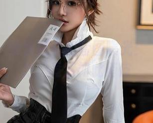 星颜社 – 黎秋秋空姐套图曝光：飞行的魅力，竟然如此俏皮