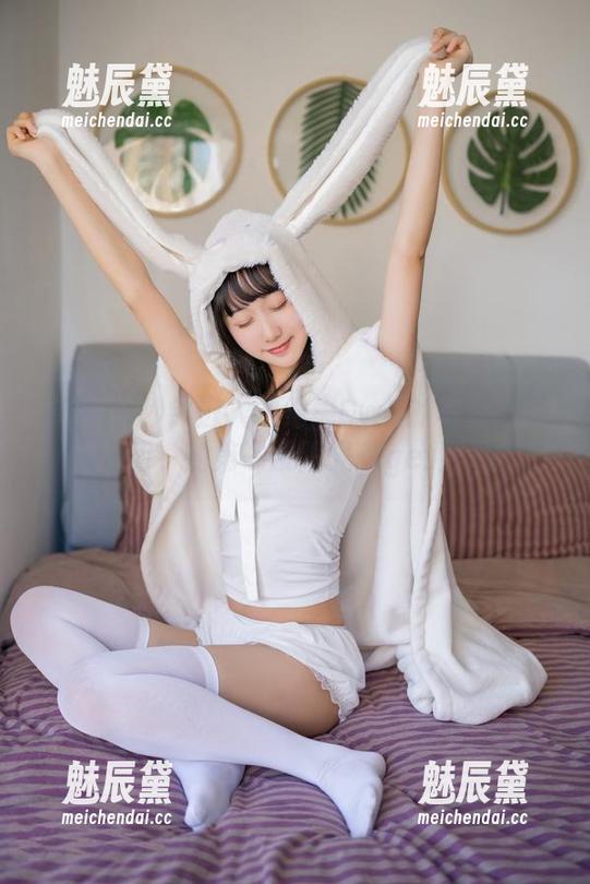 木绵绵OwO 带你10秒钟进入木绵绵OwO的写真世界,‘朝’的第一缕阳光你get到没?