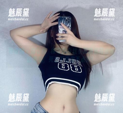 桃沢樱呀 微密圈 - 别让桃沢樱呀的白丝小猫图包挡住你的瞳孔,死活不信你不点开!