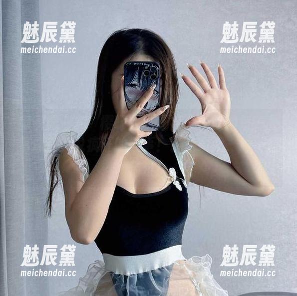 桃沢樱呀 微密圈 - 桃沢樱呀的牛仔裤——原图每一处都像在诉说疯狂的故事!精选瞬间,绝不容错过!