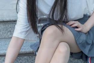 梦丝女神 – 在工业区中，旗袍与机器交融的瞬间：玥玥的高清写真探险