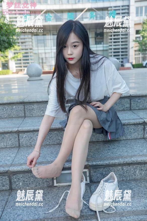 梦丝女神-玥玥 梦丝女神 - 在工业区中,旗袍与机器交融的瞬间:玥玥的高清写真探险