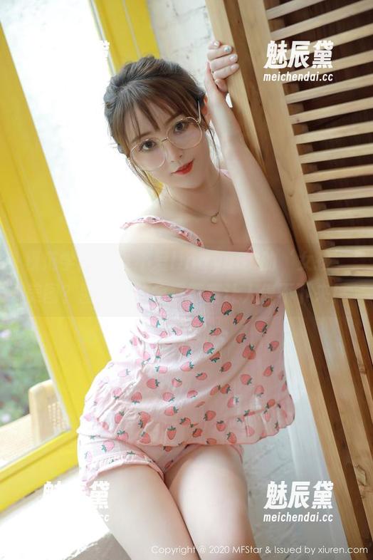 模范学院-lingyu69 模范学院 - 谁不爱lingyu69的‘女孩’美图?图包里的惊喜简直让人停不下来!
