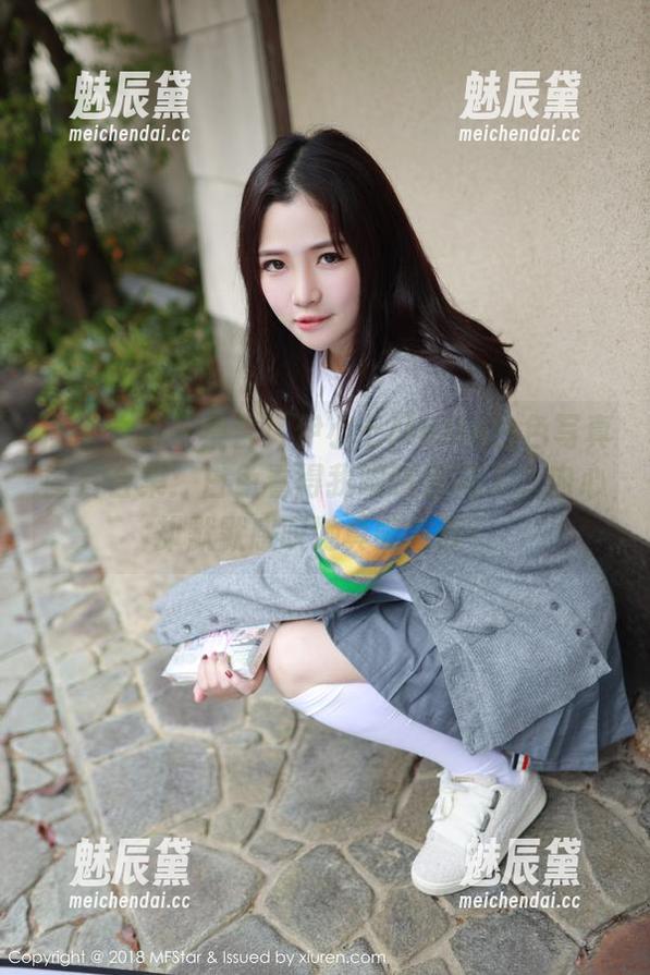 模范学院 - 集合！伊小七MoMo白色写真图片合集：白色看得我眼睛都花了，内心却默默感叹她真能驾驭！