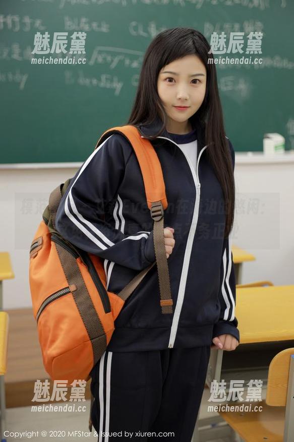 模范学院-艾莉Evelyn 模范学院 - 艾莉Evelyn在海边的悠闲:这免费资源真的有点不务正业