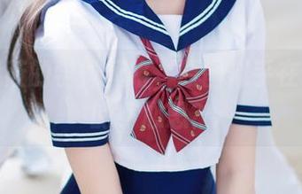 樱井小莜的学妹风格，原图似乎在诉说她的小心思？