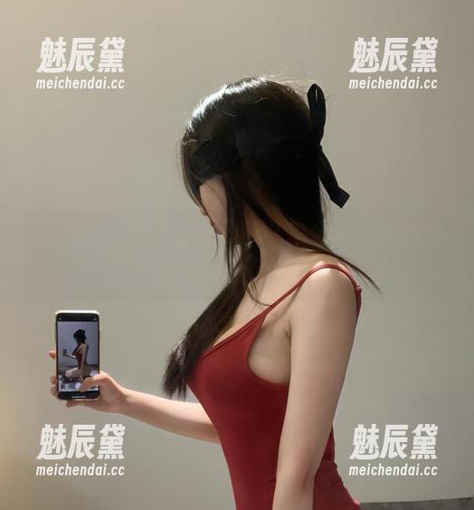 火龙果羊 微密圈 - 黑色连体吊带私拍合集,火龙果羊教你如何优雅又撩人!