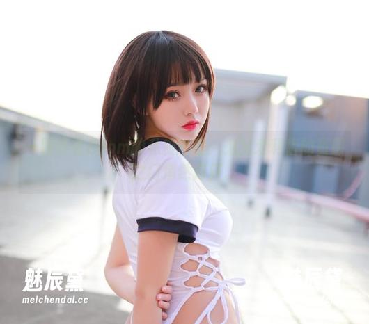 一颗炸蛋Boom的私拍旅程：鬼父爱莉酱的资源之门悄然打开。