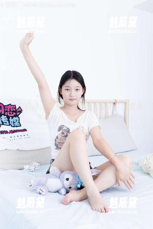 物恋传媒-佳琪 物恋传媒 - 在佳琪的毛衣写真中,感觉冬天也变得有点暖心,嘿嘿