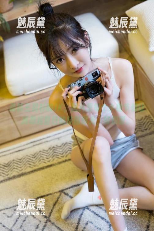 最新王羽杉的JK，图片里每个小细节都让我想起昔日的校园时光，特别甜。