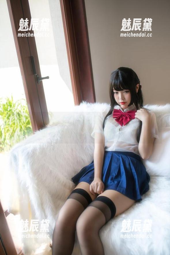 白烨烨、透明女仆和白猫的奇妙结合：这组写真图集真是太撩了！