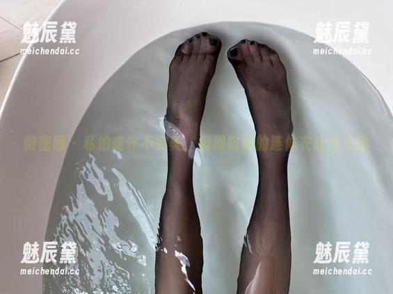 禅院熏 微密圈 - 私拍或许不完美,但禅院熏的连体衣让我心动