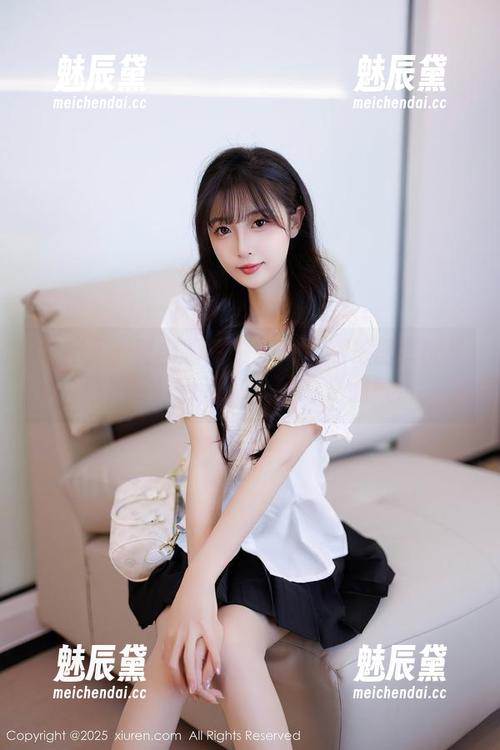 秀人网 - 唐翩翩旅拍——居然把图库的精选拍得这么出彩，我真是服气！