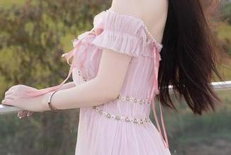 秀人网 – 女人心事很无圣光，看看容容容Alice的女仆图包，绝对不负期待！