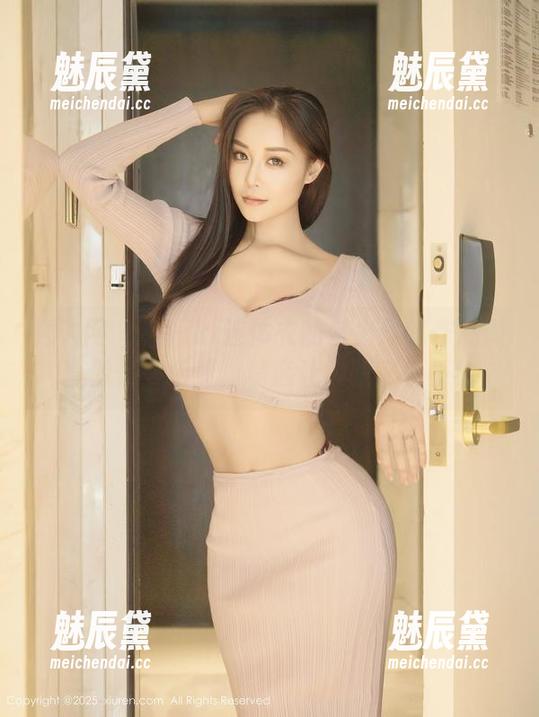 秀人网 - 杜viki连体衣的魅力：这作品简直像是一场梦，精选让人眼前一亮！