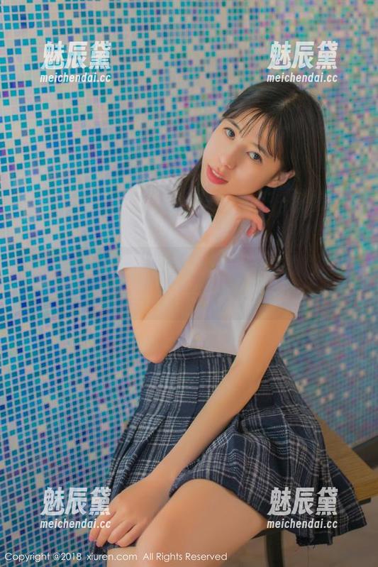 秀人网 - 林月月美脚写真：分享她的每一个角度，快来一起品味吧