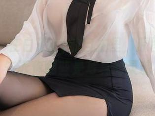 秀人网 – 在白芷yy的自拍里，原图会悄悄告诉你哪些是写真的灵魂