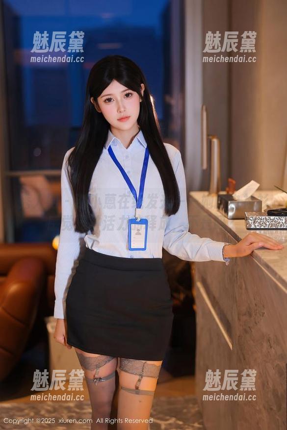 秀人网 - 谢小蒽在线发光——她的白衬衫感觉是种活力的释放，不是吗？