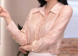 秀人网 – 麦田的短裤写真——没错，这就是解锁夏天的秘诀，赶快下载吧！
