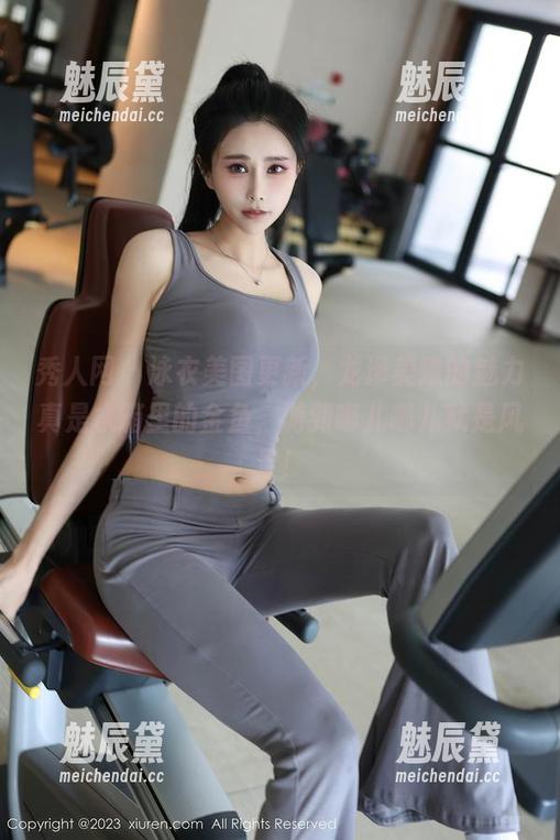 秀人网-龙泽美曦 秀人网 - 泳衣美图更新,龙泽美曦的魅力真是水箱里的金鱼,游到哪儿哪儿就是风景!