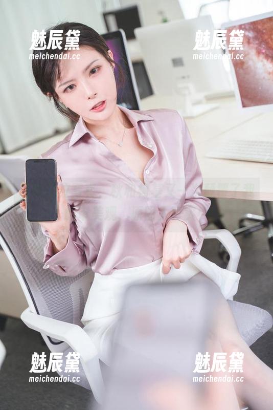 最新豹纹写真，秋和柯基又一次颠覆了我的审美观，原图太真实！