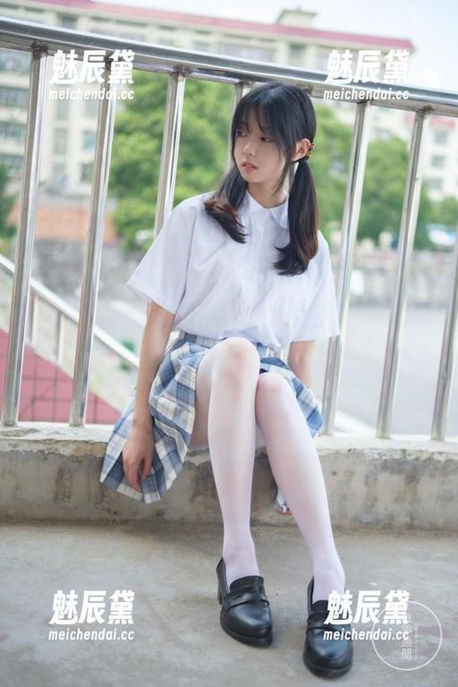 稚乖画册 - 赤西夜夜的夜晚：初音少女的写真图库让人欲罢不能！