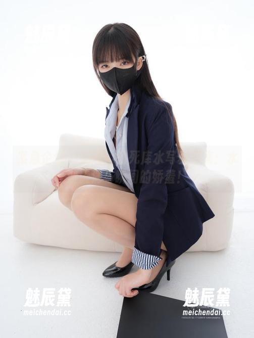 紧急企划-见希w 紧急企划 - 见希w的死库水写真合集:水波漩涡与瞬间的娇羞!