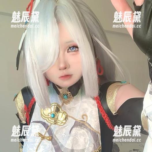 看这修女与纯爱neko的写真，似乎一瞬间不再纯洁
