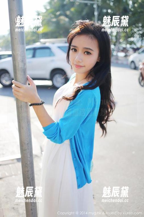 美媛馆-Manuela玛鲁娜 美媛馆 - 高清图册揭晓:Manuela玛鲁娜的透明瞬间,透过这层面纱来探索