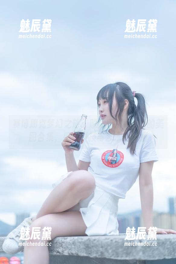 赛博朋克梦幻之旅：脱尾巴Mizuki的美图合集，感受科技与艺术的碰撞
