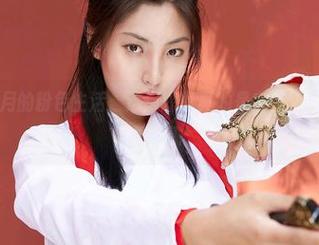 蜜桃社 – 初月的粉色生活：这组原图真的是完美，作品充满青春的气息。
