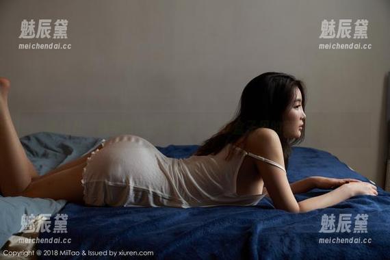 蜜桃社 - 真希的办公室风景：分享盒子里的美丽图片！