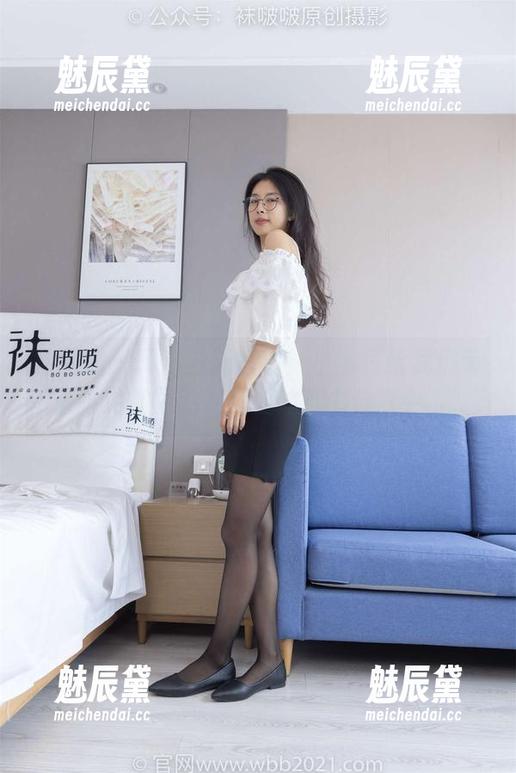 袜啵啵-小甜豆 袜啵啵 - 薄白丝新套餐!小甜豆给我们带来脚尖加固的刺激,注意力分散中......