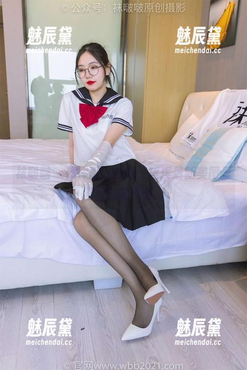 袜啵啵 - 体操服的背后，瑶瑶最新美图里藏着的竟然是...