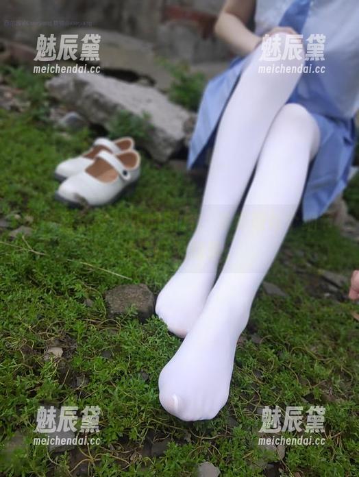 细看西尔酱姐姐的图片，才发现每个细节都在诉说故事。