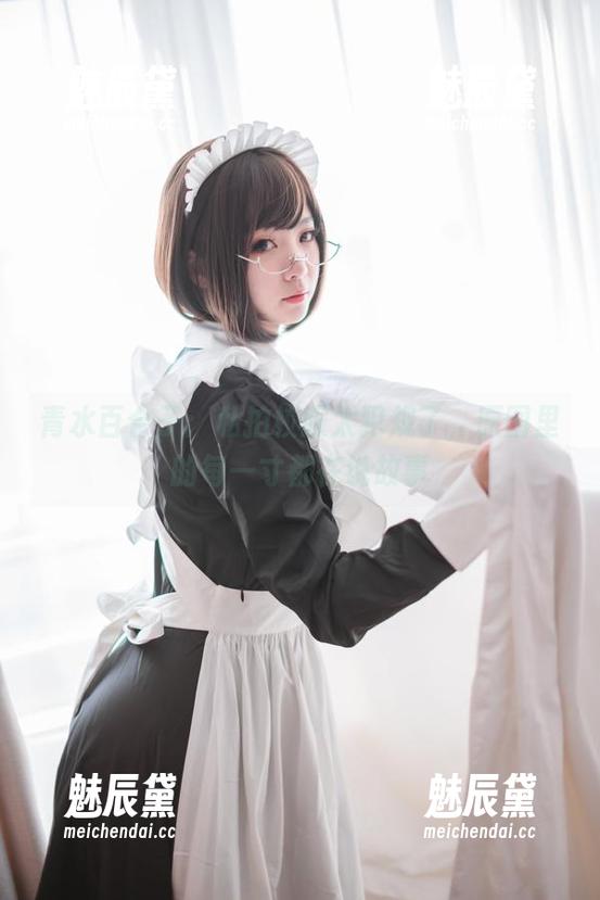 青水百合子：私拍校服太犯规了，原图里的每一寸都在说故事