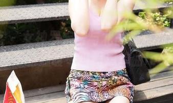 青豆客 – 女神罗婉莹与北国温泉的邂逅：图包里的温暖冬日幻想单曲loop！
