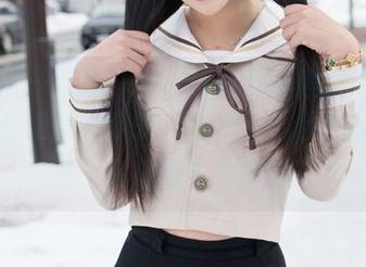 魅妍社 – 更新!FoxYini孟狐狸的清纯套图,迅速提升你的‘心率’!心动指数爆表,你放得下手机吗?
