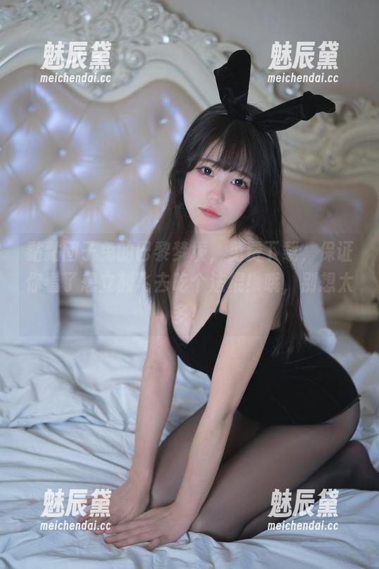 黏黏团子兔的巴黎梦境，免费下载，保证你看了想立刻飞去吃个法棍！哦，别想太多！